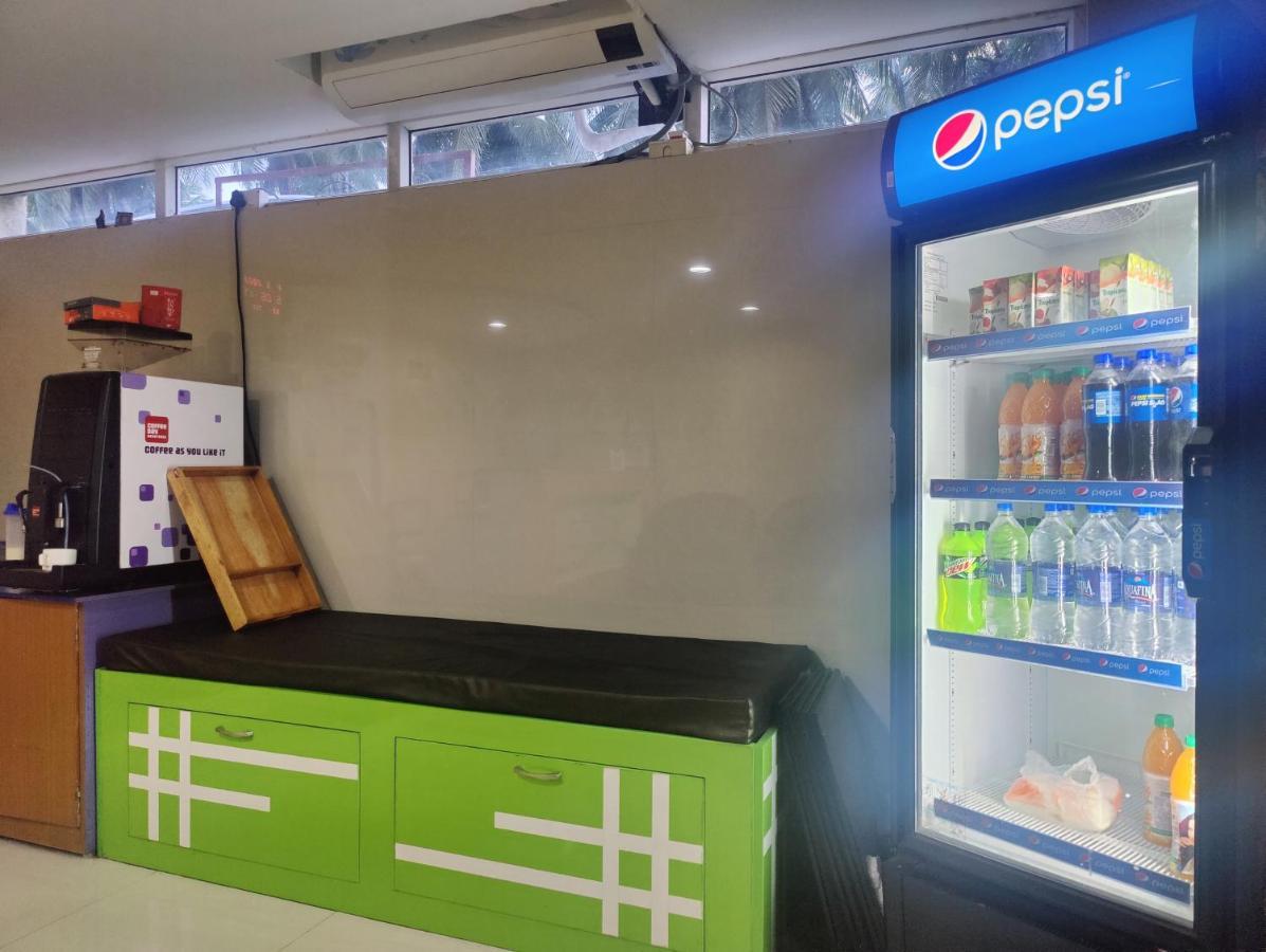 Phoenix Inn Chennai Zewnętrze zdjęcie